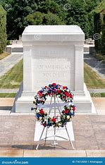 Local Battle of Bulge Commander Places Wreath at Tomb of the Unknown Soldier